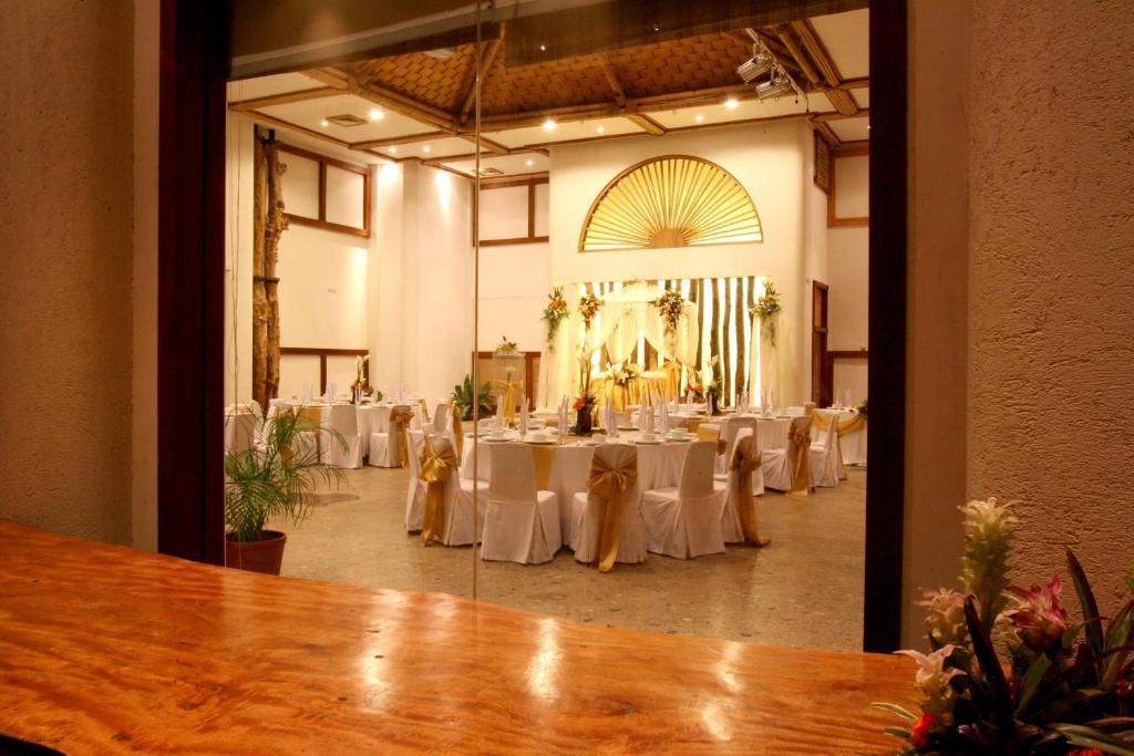 The Legend Palawan Hotel Puerto Princesa Exterior photo