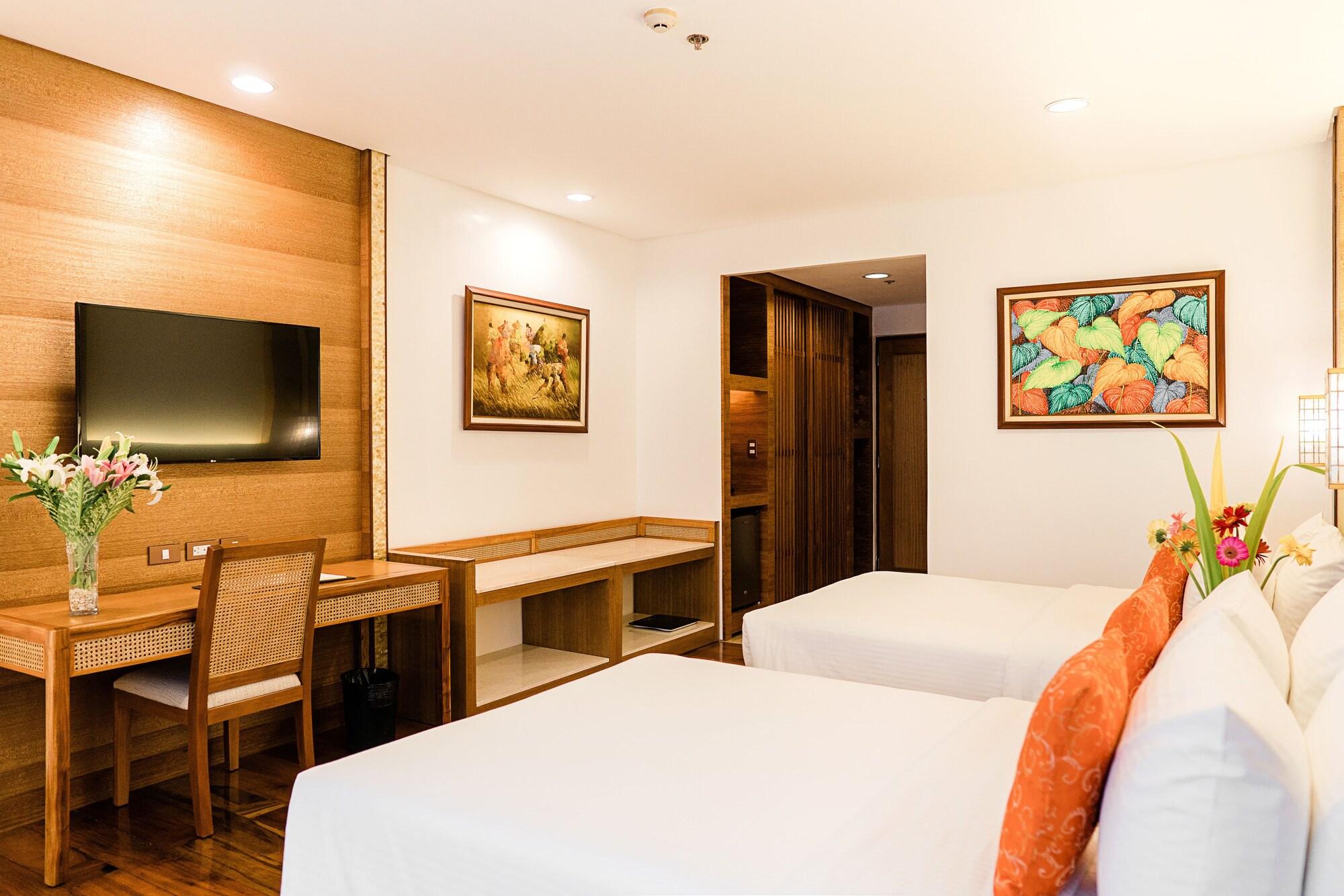 The Legend Palawan Hotel Puerto Princesa Exterior photo