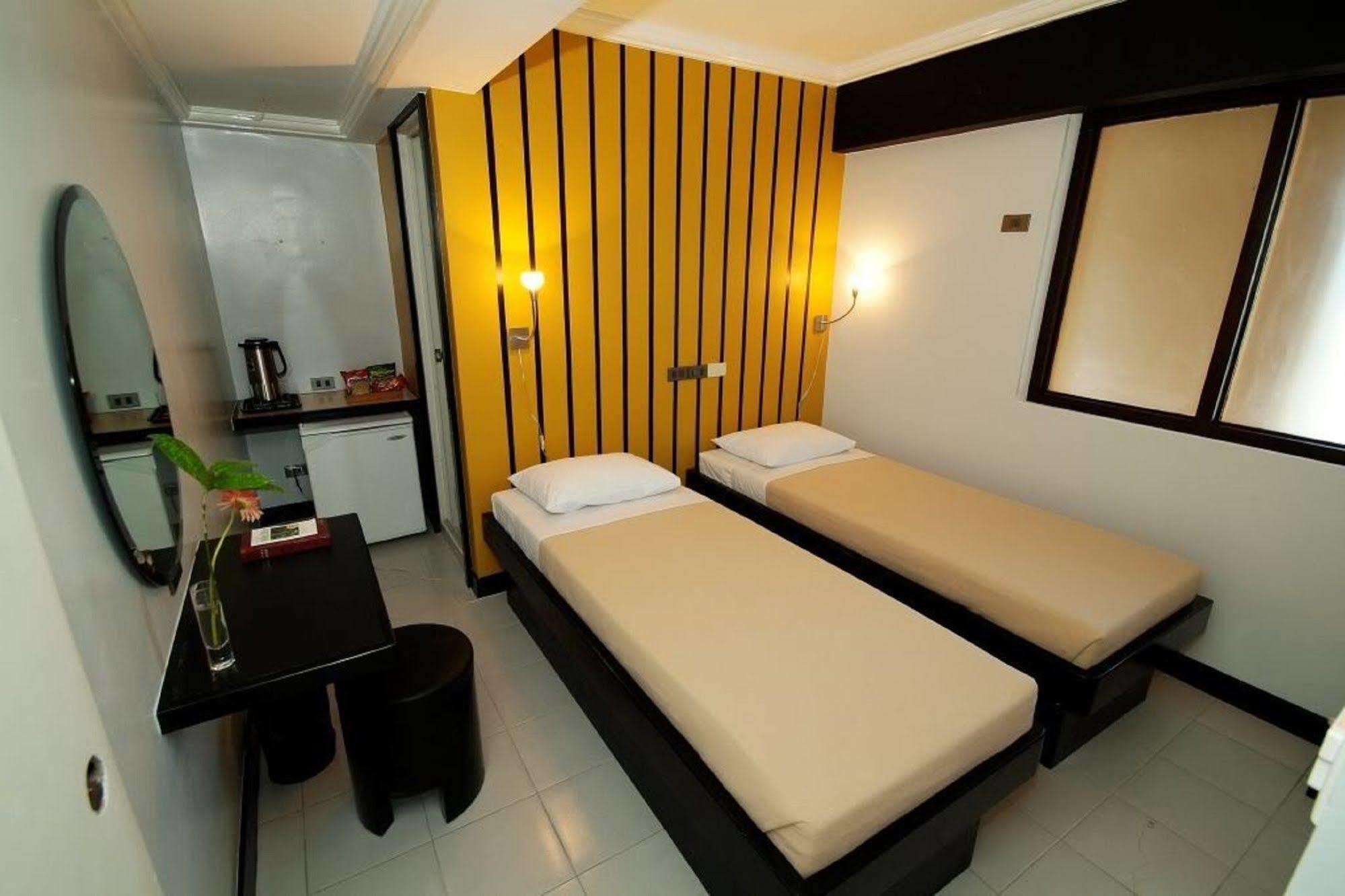 The Legend Palawan Hotel Puerto Princesa Exterior photo